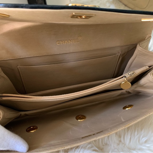 ❌SOLD❌Vintage Chanel beige lambskin triple CC clutch bag - Picture 5 of 10